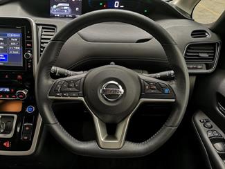 2018 Nissan Serena - Thumbnail