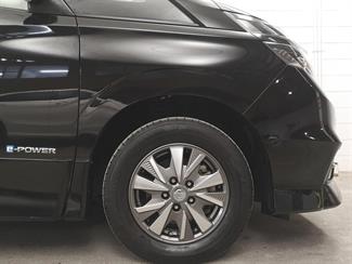 2018 Nissan Serena - Thumbnail