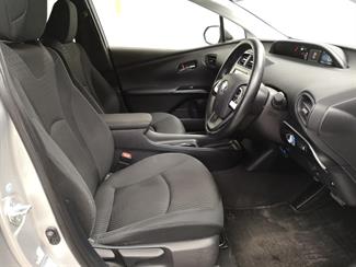 2017 Toyota Prius - Thumbnail