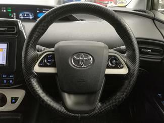 2017 Toyota Prius - Thumbnail