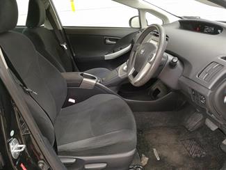 2012 Toyota Prius - Thumbnail