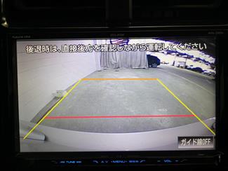 2016 Toyota Prius - Thumbnail