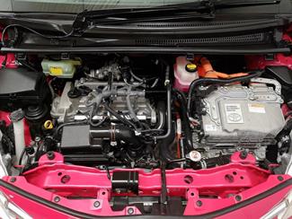 2017 Toyota Vitz - Thumbnail