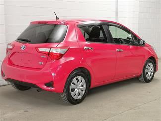 2017 Toyota Vitz - Thumbnail
