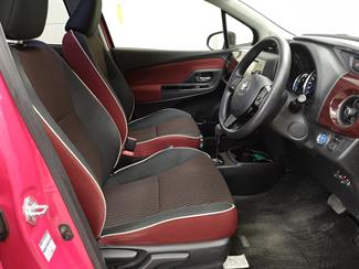 2017 Toyota Vitz - Thumbnail