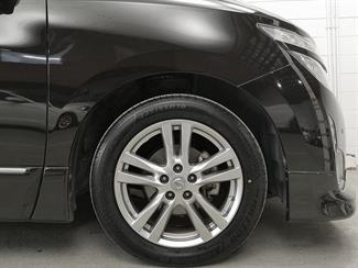 2012 Nissan Elgrand - Thumbnail