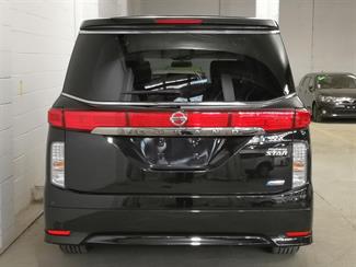 2012 Nissan Elgrand - Thumbnail
