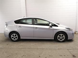 2013 Toyota Prius - Thumbnail