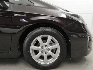 2014 Toyota Prius - Thumbnail