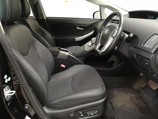 2014 Toyota Prius - Thumbnail