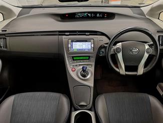 2014 Toyota Prius - Thumbnail