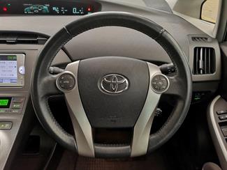 2014 Toyota Prius - Thumbnail