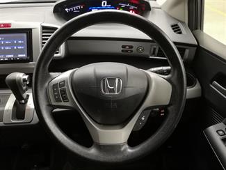 2013 Honda Freed - Thumbnail