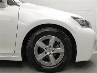 2012 Lexus CT 200H - Thumbnail