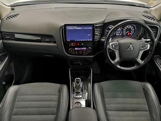 2015 Mitsubishi Outlander - Thumbnail