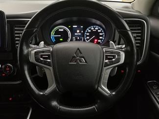 2015 Mitsubishi Outlander - Thumbnail