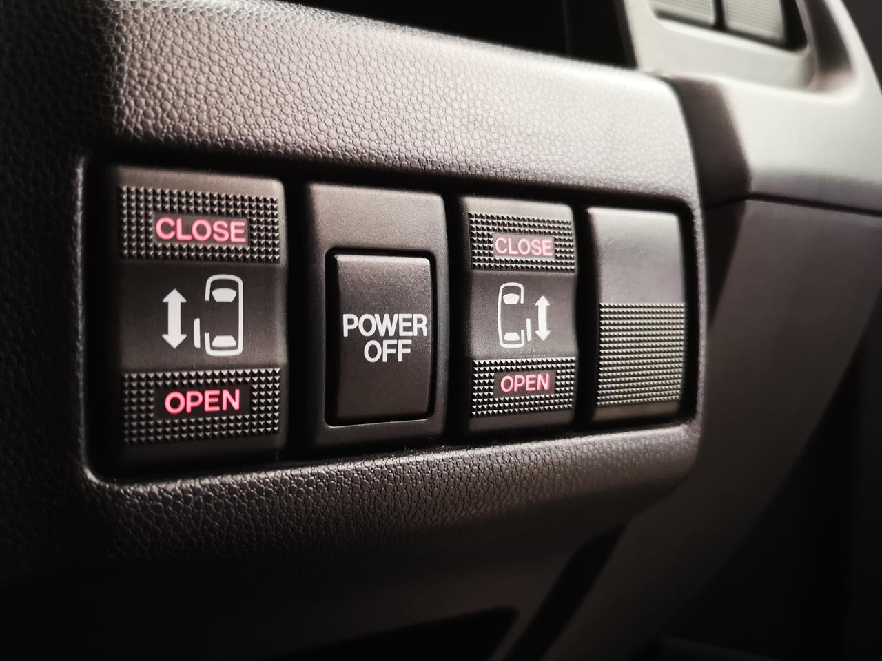 2012 Mazda Premacy