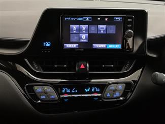 2017 Toyota C-HR - Thumbnail