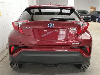 2017 Toyota C-HR - Thumbnail