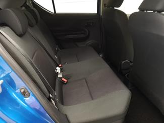 2015 Toyota Aqua - Thumbnail