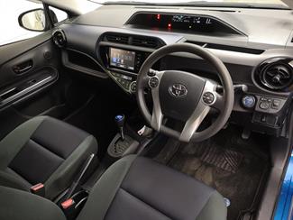 2015 Toyota Aqua - Thumbnail