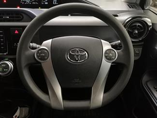 2015 Toyota Aqua - Thumbnail