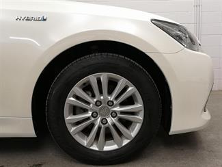 2014 Toyota Crown - Thumbnail
