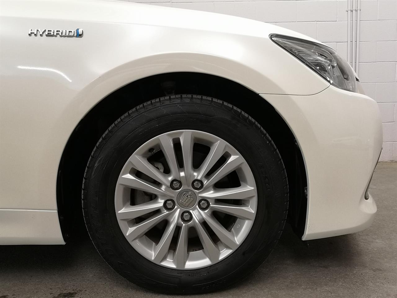 2014 Toyota Crown