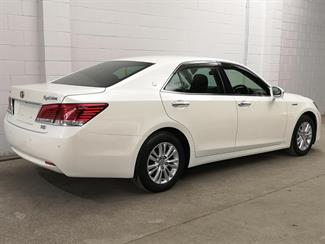 2014 Toyota Crown - Thumbnail