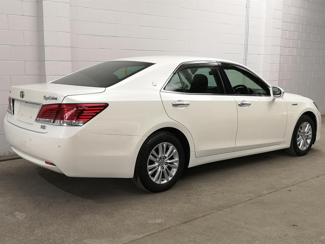 2014 Toyota Crown