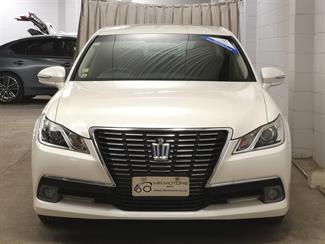 2014 Toyota Crown - Thumbnail