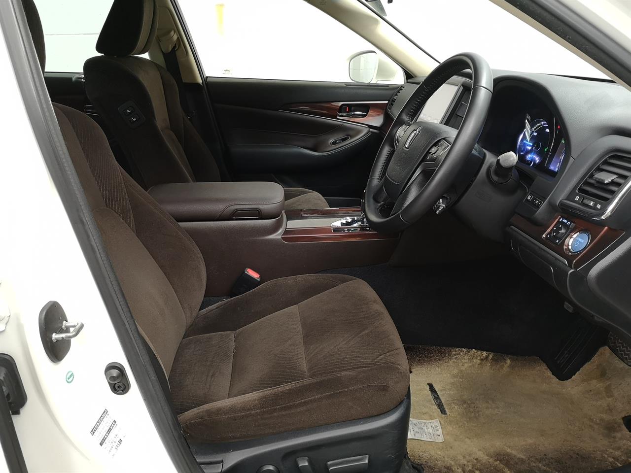 2014 Toyota Crown