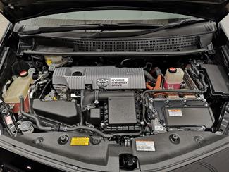2015 Toyota Prius - Thumbnail