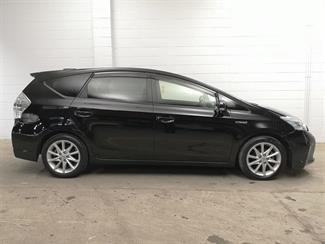2015 Toyota Prius - Thumbnail