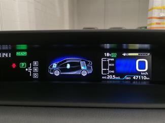 2018 Toyota Prius - Thumbnail