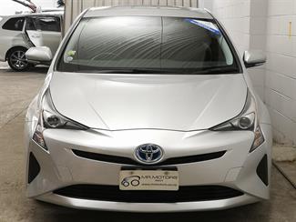 2018 Toyota Prius - Thumbnail