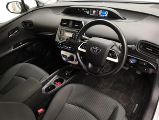 2018 Toyota Prius - Thumbnail