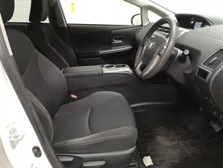 2015 Toyota Prius - Thumbnail