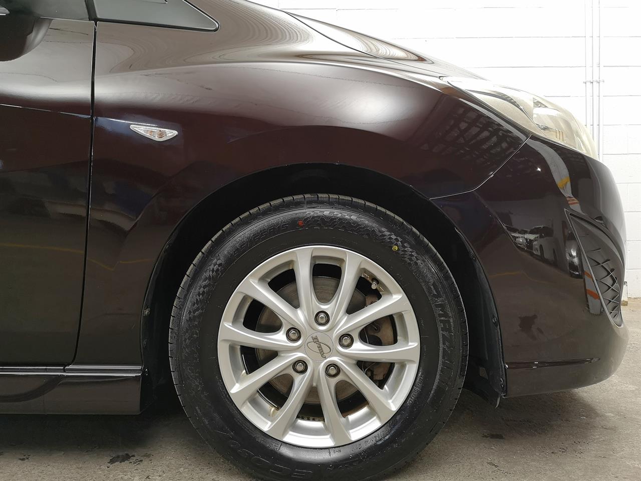 2013 Mazda Premacy