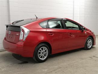 2013 Toyota Prius - Thumbnail