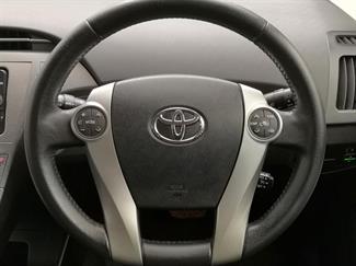 2013 Toyota Prius - Thumbnail
