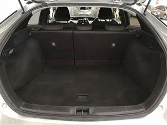 2018 Toyota Prius - Thumbnail