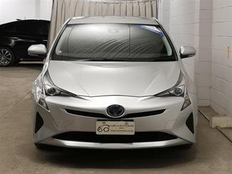 2018 Toyota Prius - Thumbnail