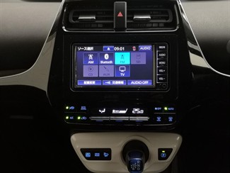 2019 Toyota Prius - Thumbnail