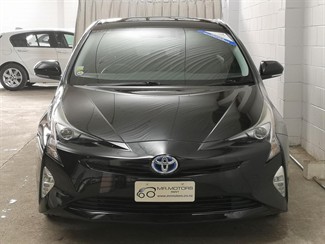 2019 Toyota Prius - Thumbnail