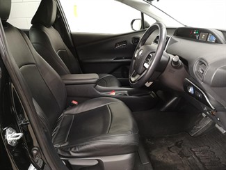 2019 Toyota Prius - Thumbnail