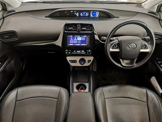 2019 Toyota Prius - Thumbnail
