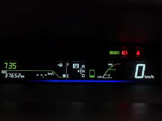 2014 Toyota Prius - Thumbnail