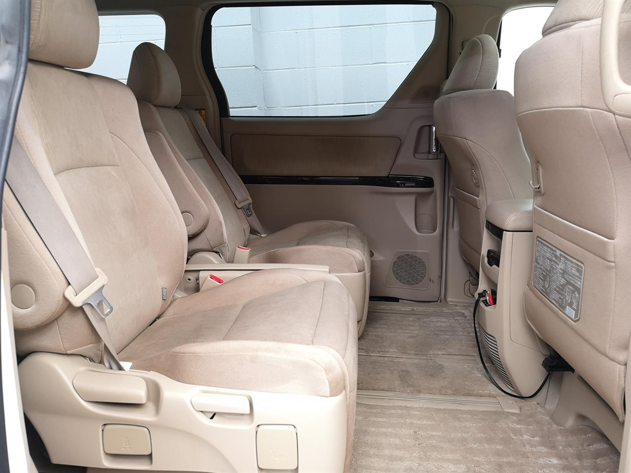 2012 Toyota Alphard