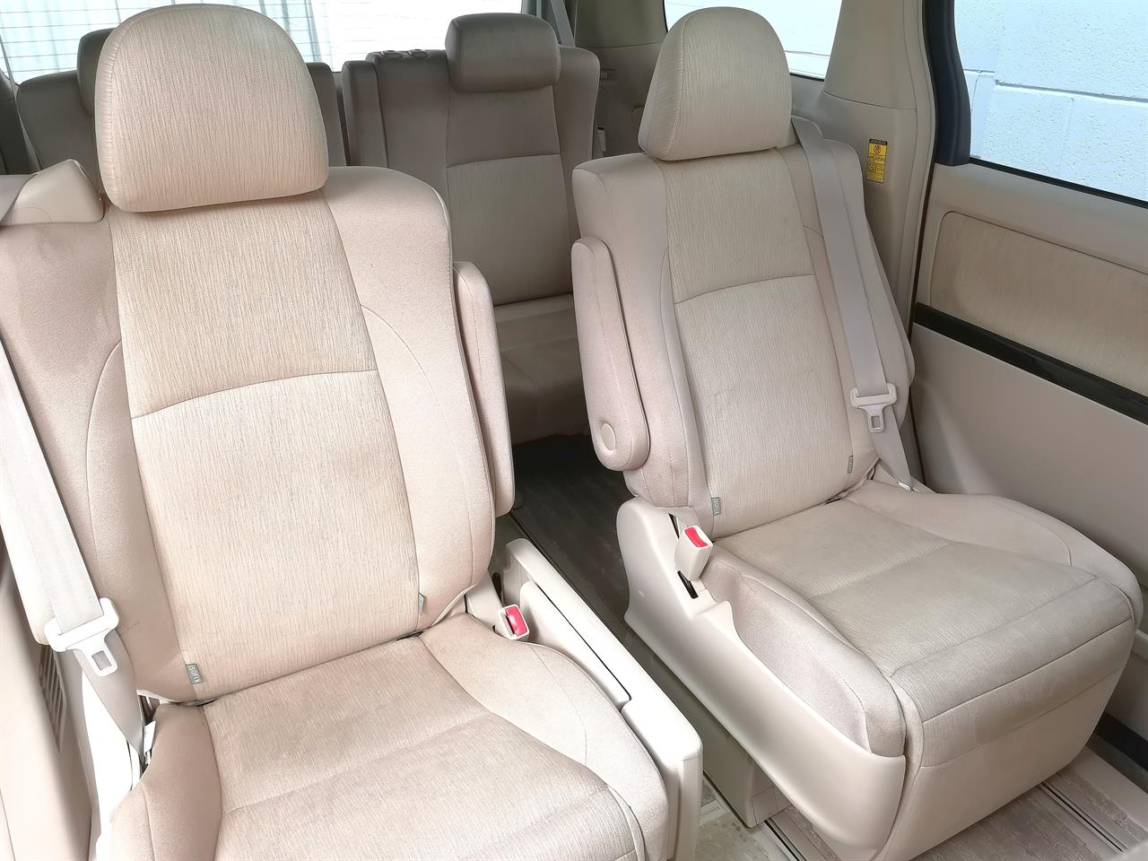 2012 Toyota Alphard